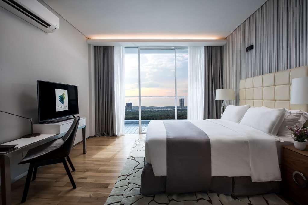 Pinetree Marina Aparthotel 4*